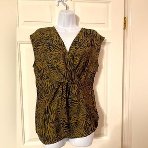 Halogen Womans Sleeveless Blouse Black & Olive Green Animal Print Twisted Medium